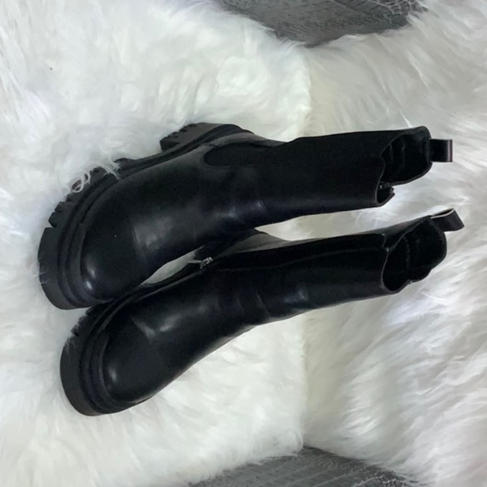 Black chunky heel boots NY&C